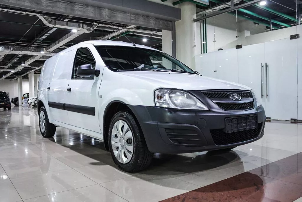 Купить Largus с пробегом